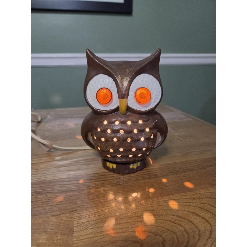Vintage Whimsical 70's Ceramic Owl Night Light Table Lamp Big Eyes Tested Works
